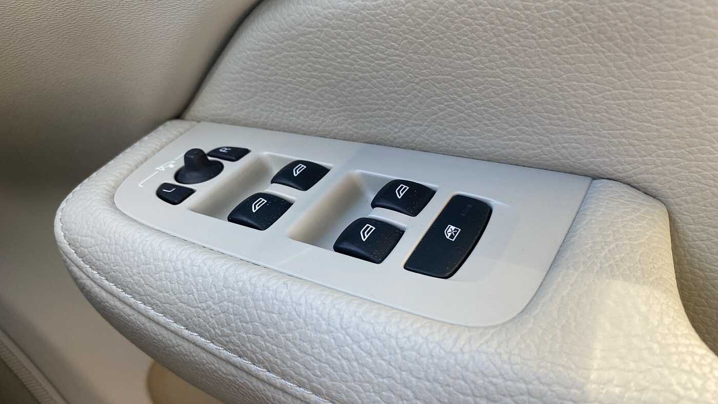 Volvo V60 Cross Country 2.0 B4D Cross Country 5dr AWD Auto Diesel Estate