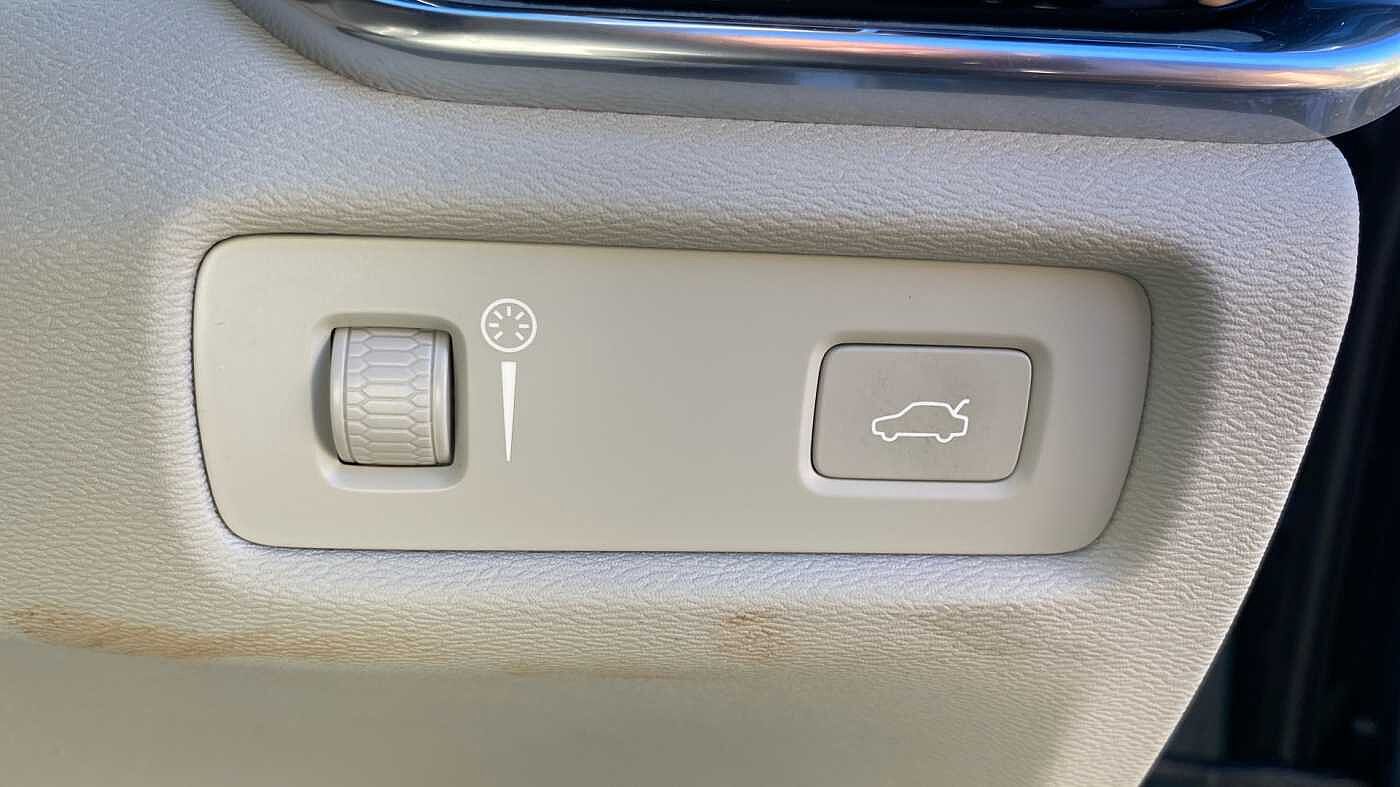 Volvo V60 Cross Country 2.0 B4D Cross Country 5dr AWD Auto Diesel Estate