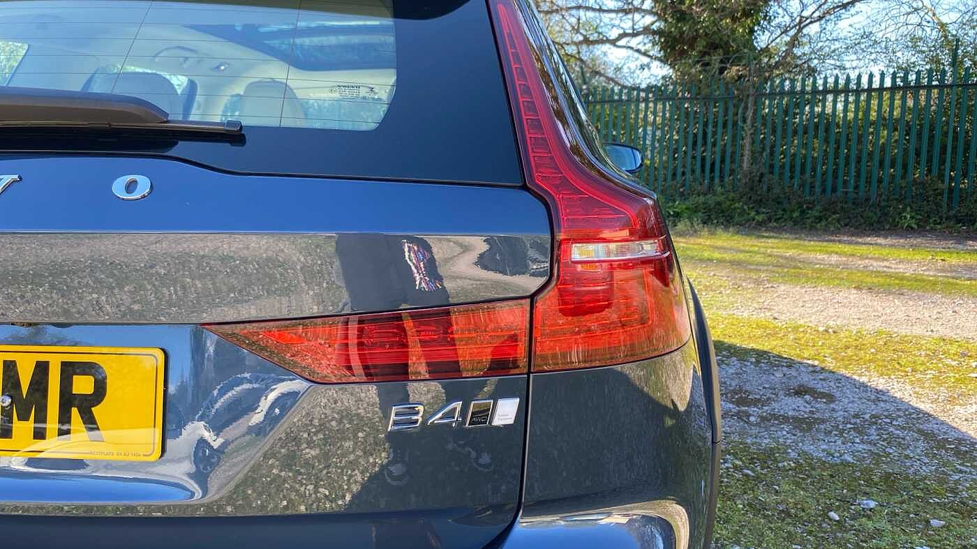 Volvo V60 Cross Country 2.0 B4D Cross Country 5dr AWD Auto Diesel Estate