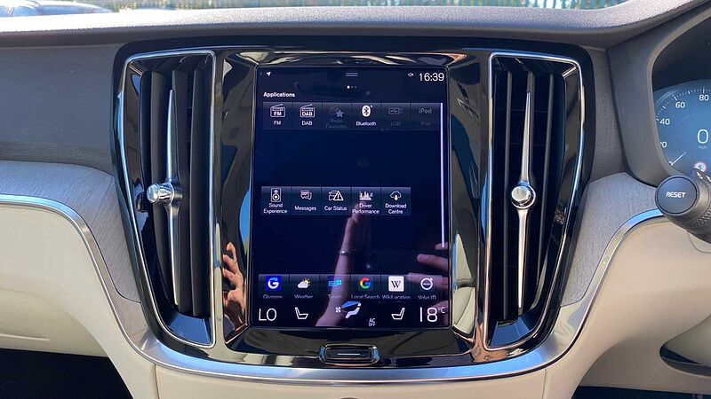 Volvo V60 Cross Country 2.0 B4D Cross Country 5dr AWD Auto Diesel Estate