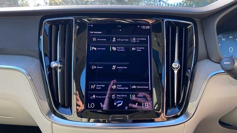 Volvo V60 Cross Country 2.0 B4D Cross Country 5dr AWD Auto Diesel Estate