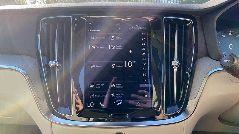 Volvo V60 Cross Country 2.0 B4D Cross Country 5dr AWD Auto Diesel Estate