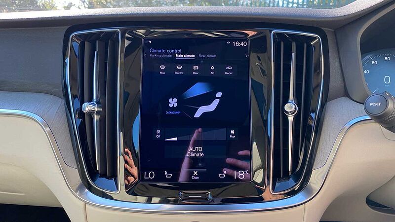 Volvo V60 Cross Country 2.0 B4D Cross Country 5dr AWD Auto Diesel Estate