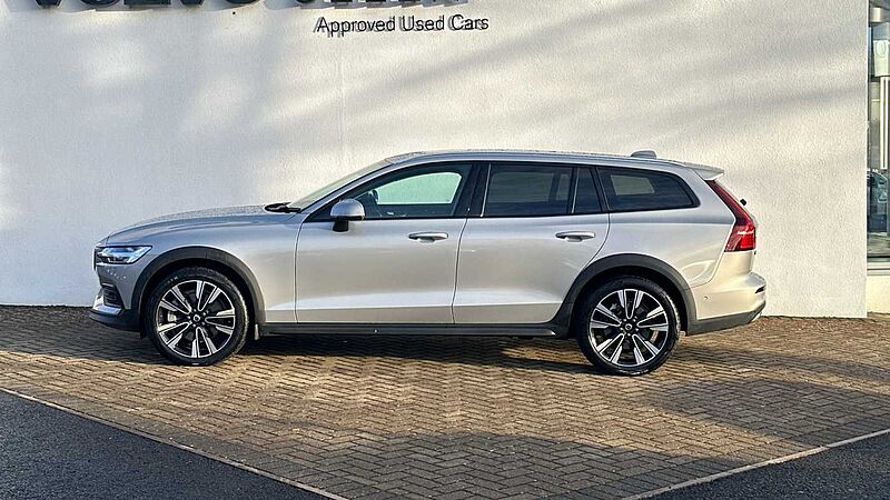 Volvo V60 Cross Country V60 Cross Country Ultimate, B5 AWD Mild hybrid, Petrol, Bright