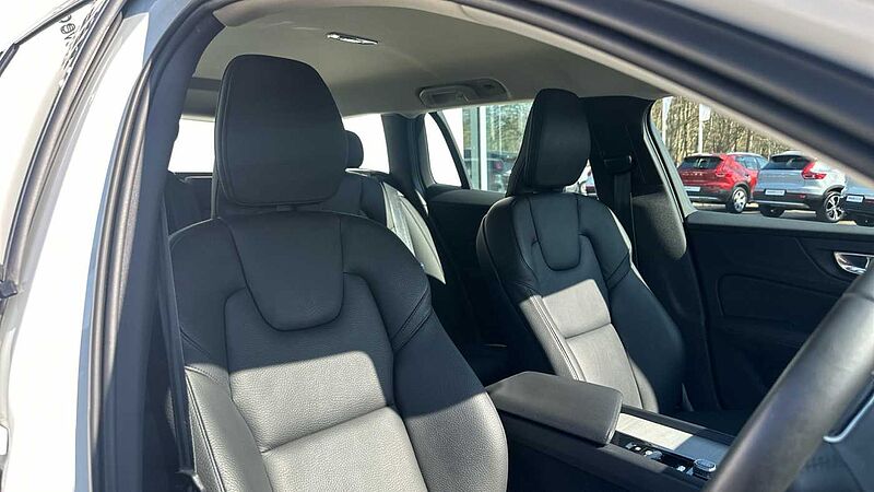 Volvo V60 V60 Cross Country Pro, B5 AWD mild hybrid