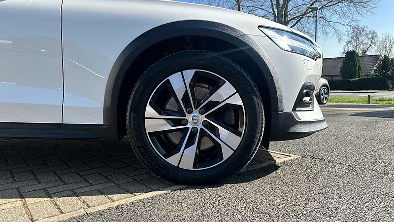 Volvo V60 V60 Cross Country Pro, B5 AWD mild hybrid