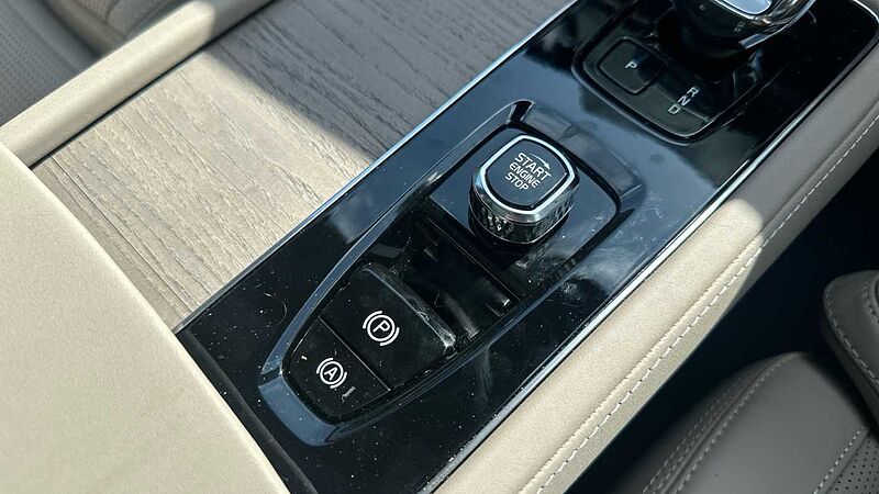 Volvo XC90 XC90 Ultra, T8 AWD Plug-in hybrid, Electric/Petrol, Bright, 7 Seats