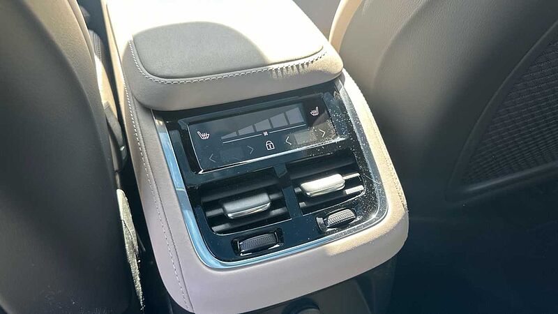 Volvo XC90 XC90 Ultra, T8 AWD Plug-in hybrid, Electric/Petrol, Bright, 7 Seats