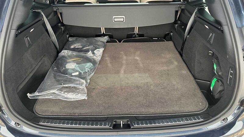 Volvo XC90 XC90 Ultra, T8 AWD Plug-in hybrid, Electric/Petrol, Bright, 7 Seats