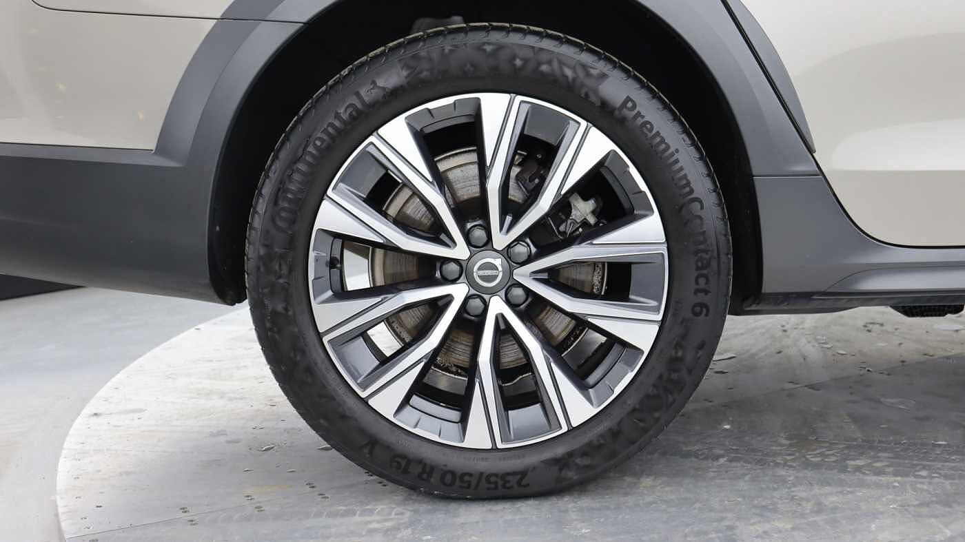 Volvo V90 Cross Country B5 (P) AWD (Rear Camera, Heated Seats, Pilot Assist, BLIS)