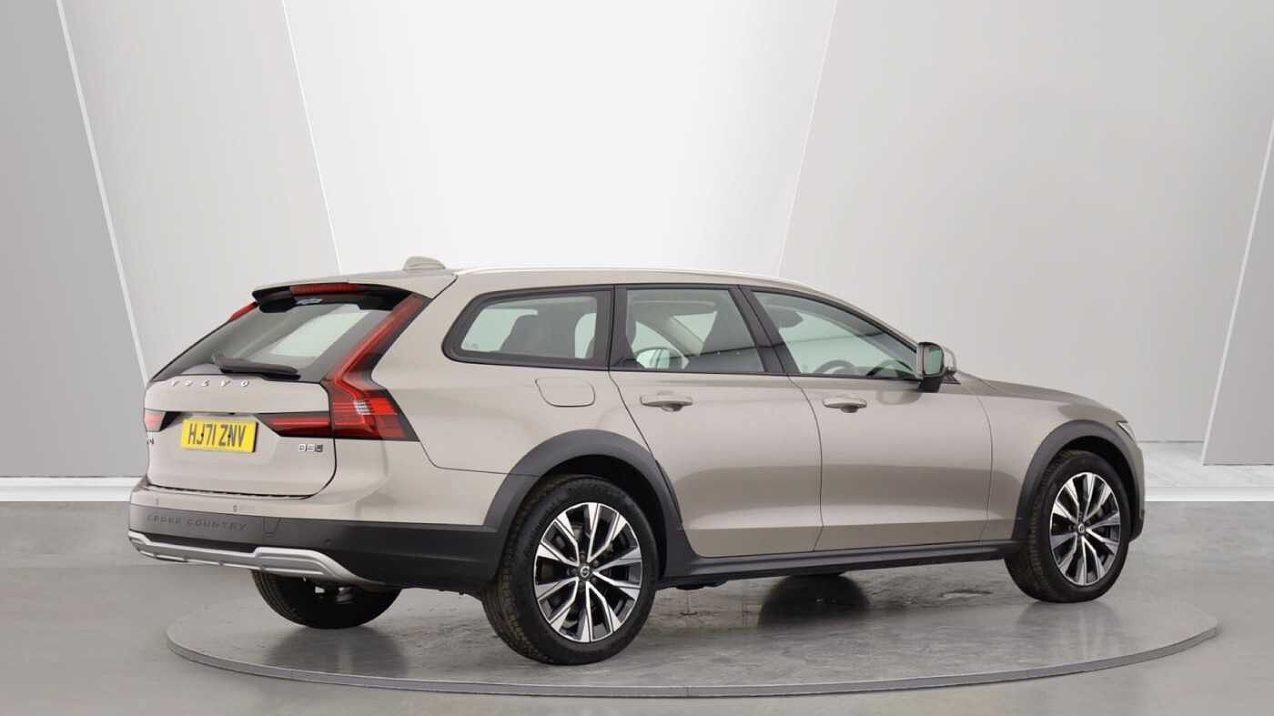 Volvo V90 Cross Country B5 (P) AWD (Rear Camera, Heated Seats, Pilot Assist, BLIS)