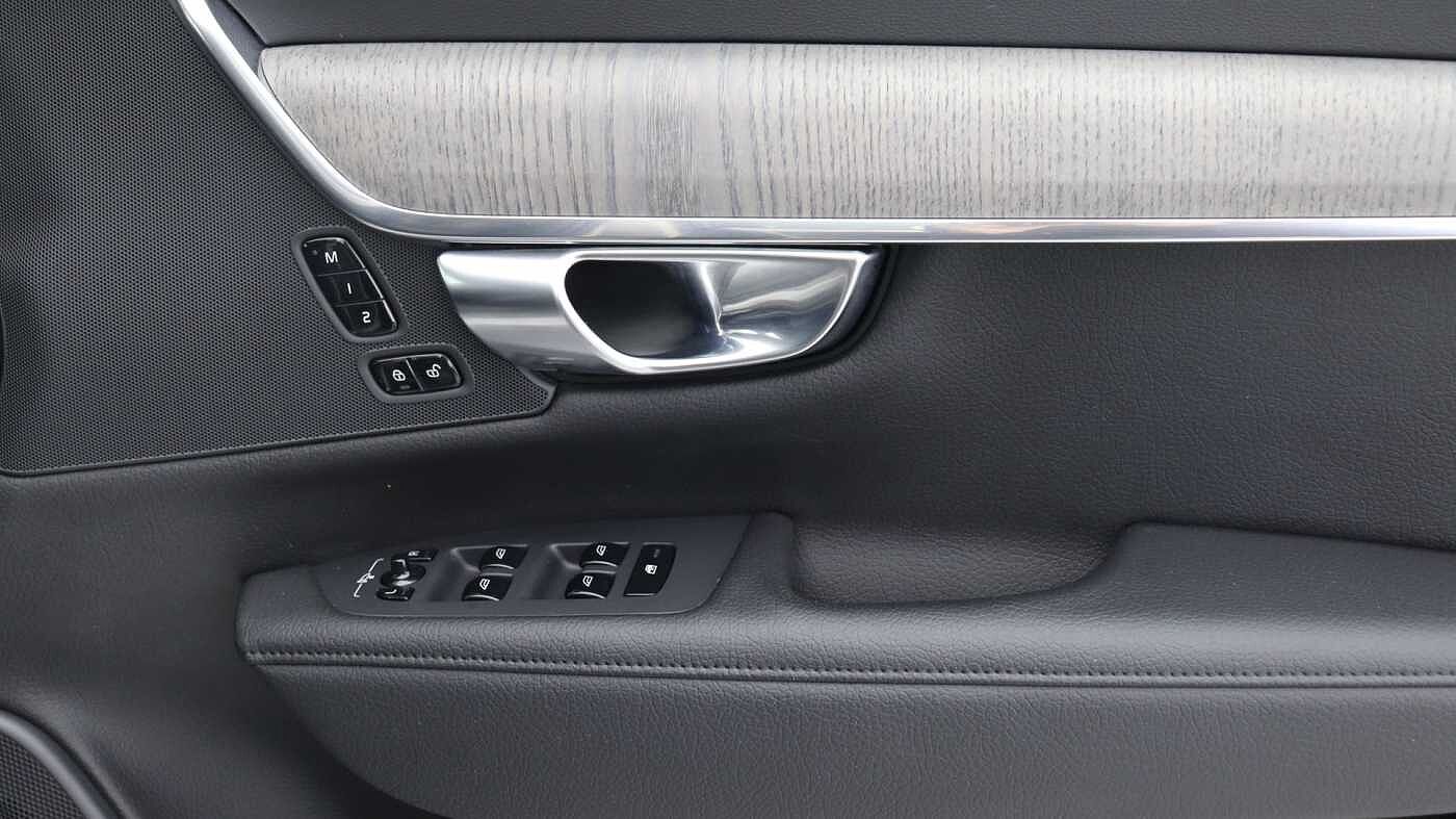 Volvo V90 Cross Country B5 (P) AWD (Rear Camera, Heated Seats, Pilot Assist, BLIS)