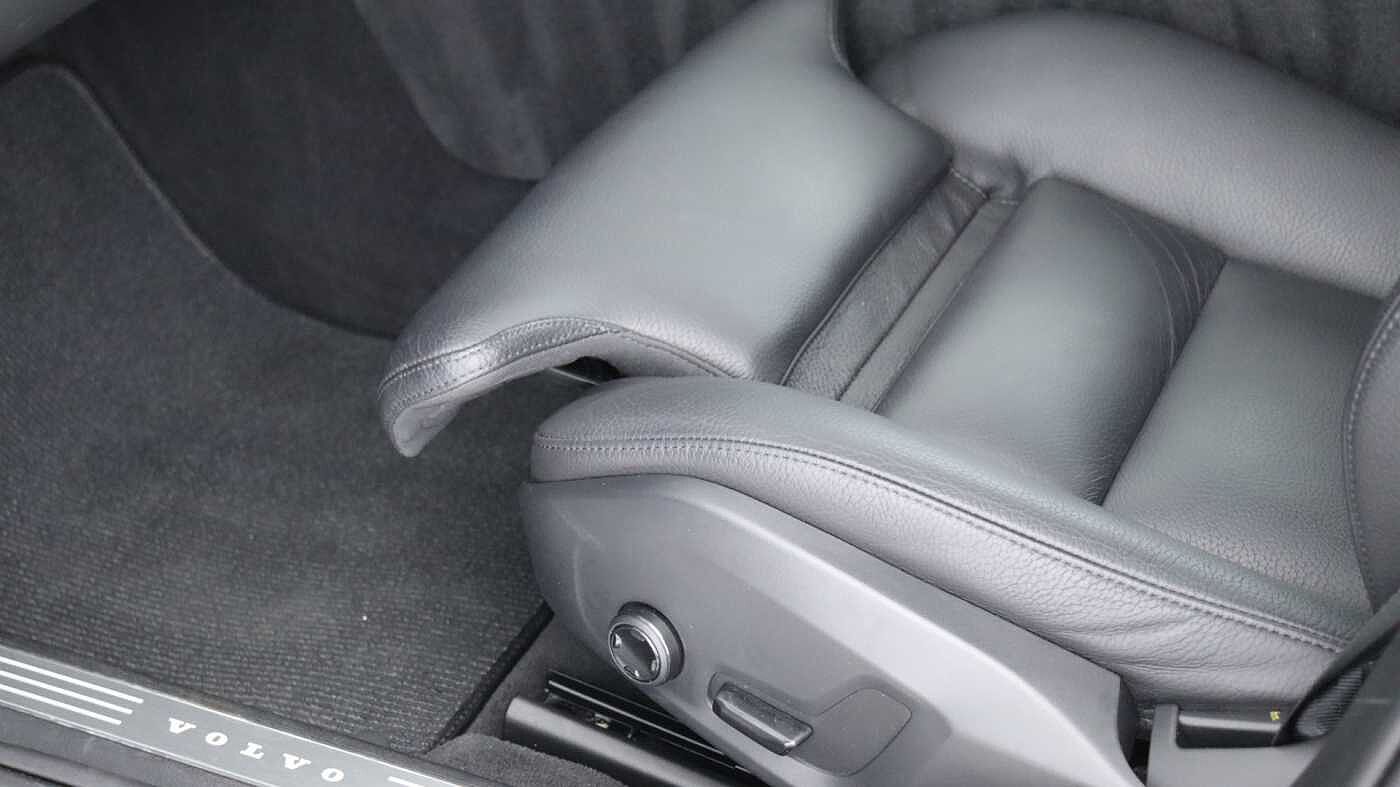 Volvo V90 Cross Country B5 (P) AWD (Rear Camera, Heated Seats, Pilot Assist, BLIS)