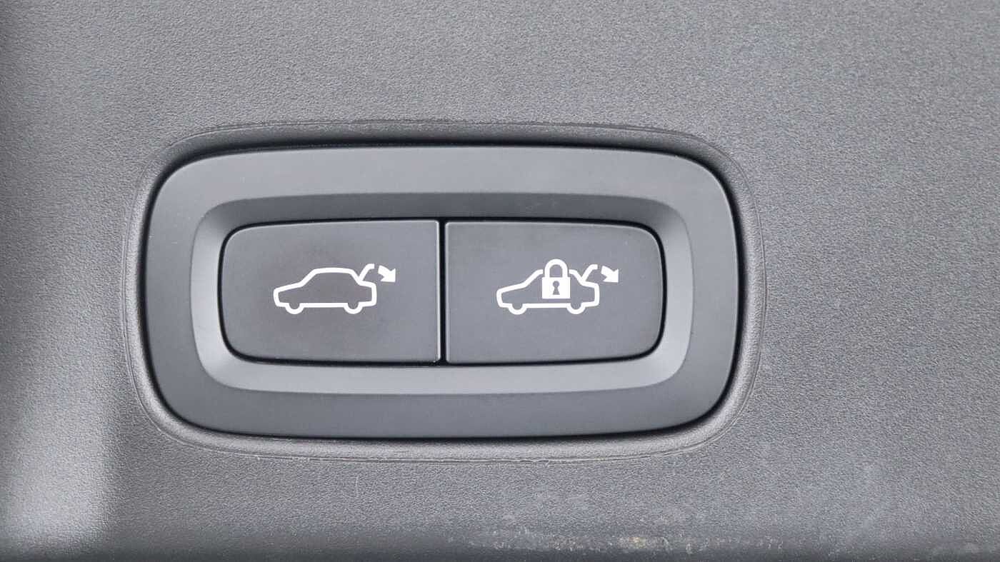 Volvo V90 Cross Country B5 (P) AWD (Rear Camera, Heated Seats, Pilot Assist, BLIS)