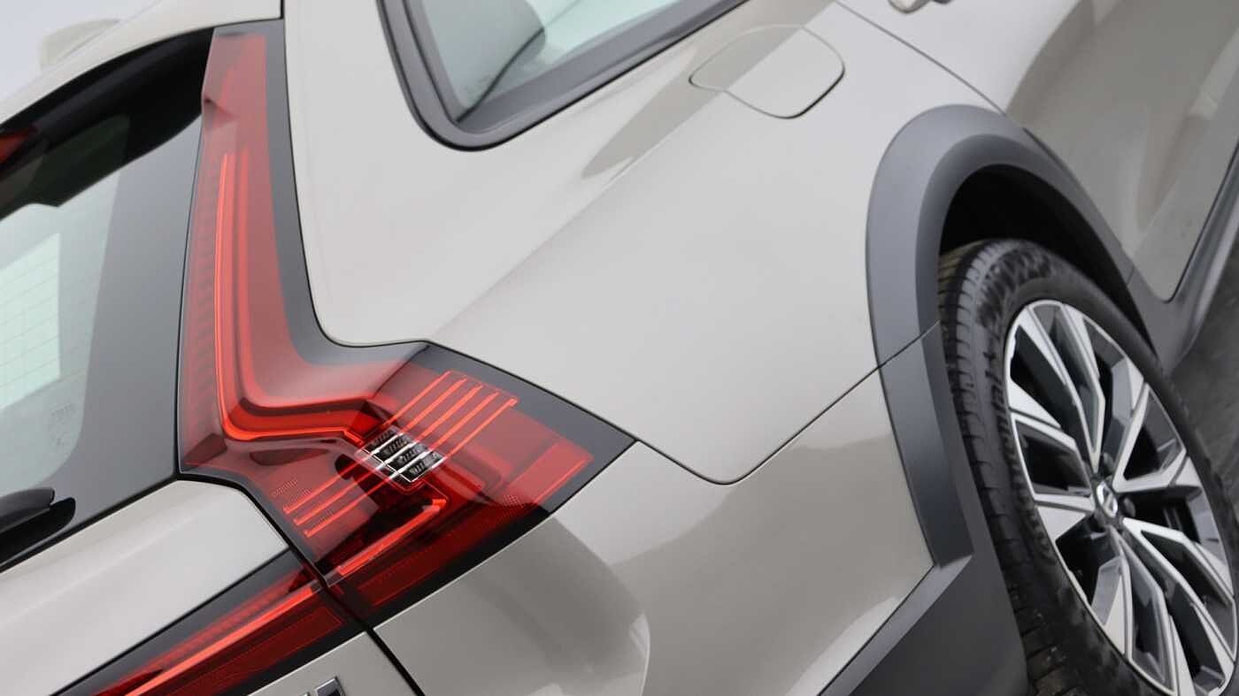 Volvo V90 Cross Country B5 (P) AWD (Rear Camera, Heated Seats, Pilot Assist, BLIS)