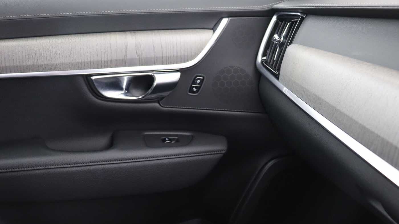 Volvo V90 Cross Country B5 (P) AWD (Rear Camera, Heated Seats, Pilot Assist, BLIS)