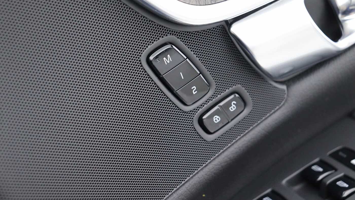 Volvo V90 Cross Country B5 (P) AWD (Rear Camera, Heated Seats, Pilot Assist, BLIS)