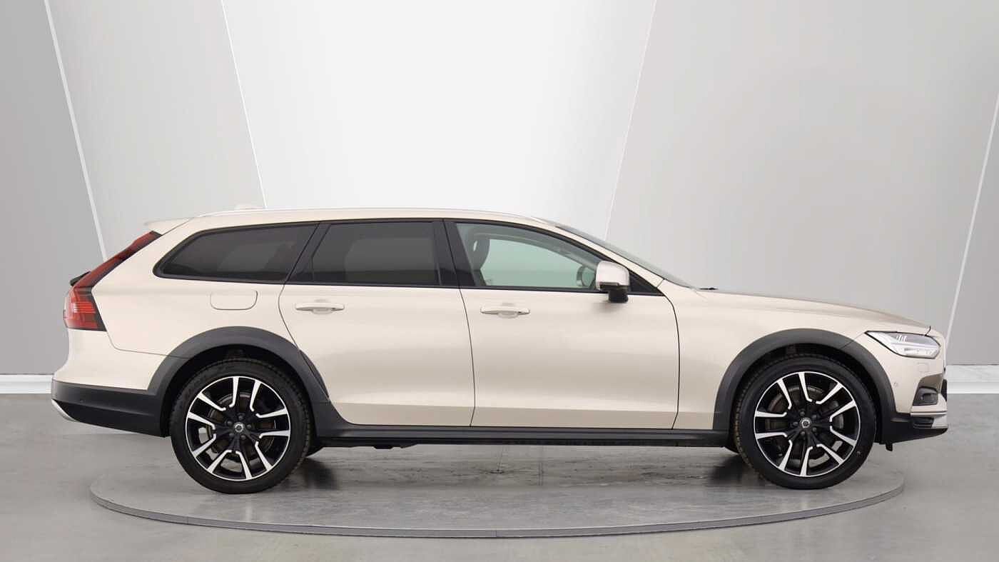 Volvo V90 Cross Country B5 (P) AWD Ultimate (Sunroof, Bowers & Wilkins Audio, 360 Camera)
