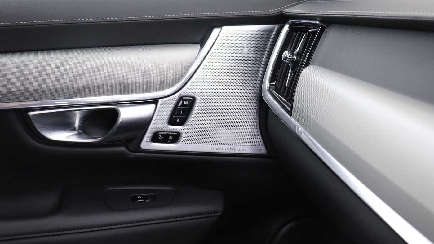 Volvo V90 Cross Country B5 (P) AWD Ultimate (Sunroof, Bowers & Wilkins Audio, 360 Camera)