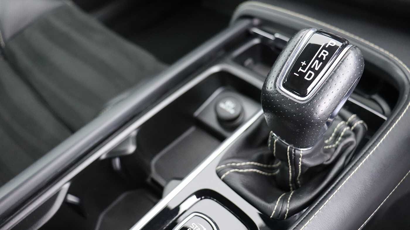 Volvo S90 D4 R-Design Auto (Winter Pack, Rear Camera, Heated Seats, Pilot Assist)