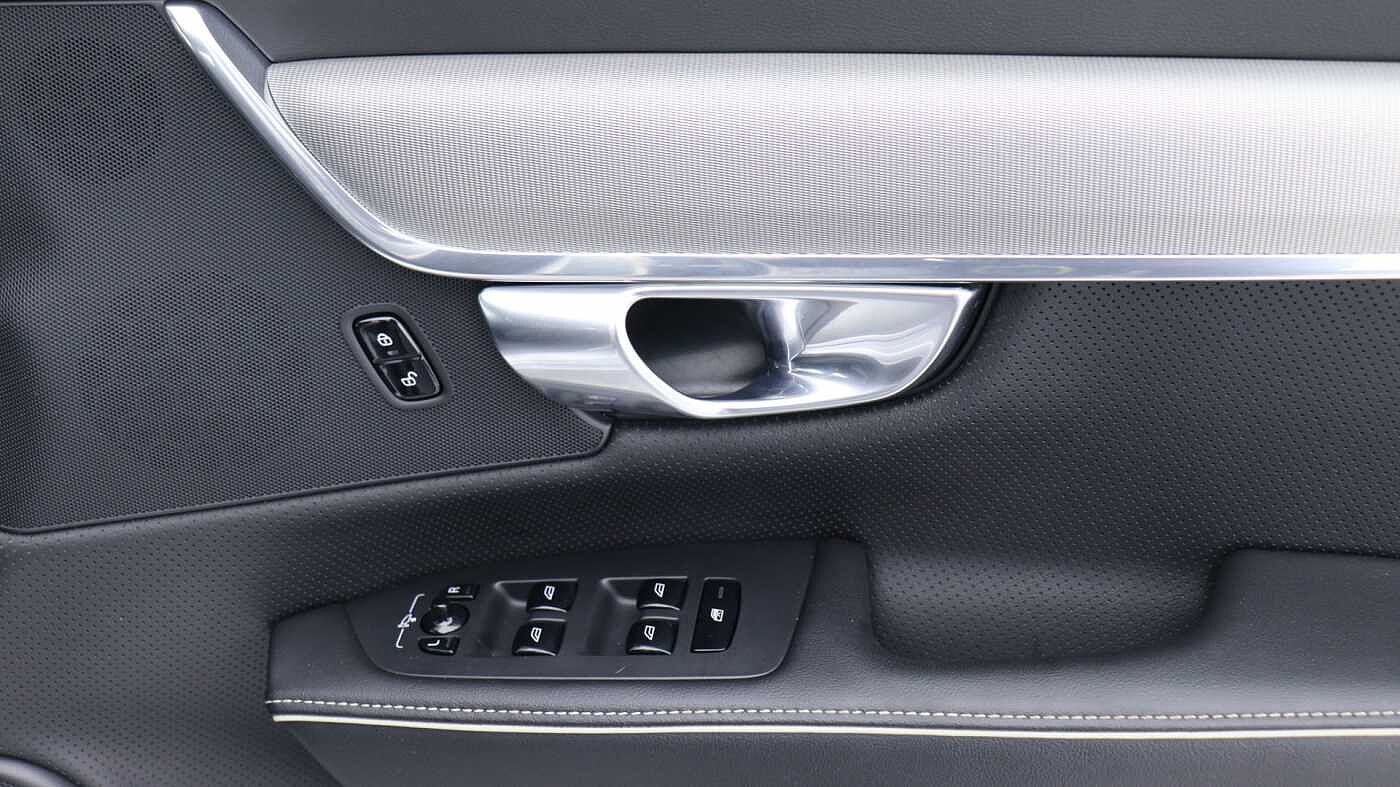 Volvo S90 D4 R-Design Auto (Winter Pack, Rear Camera, Heated Seats, Pilot Assist)