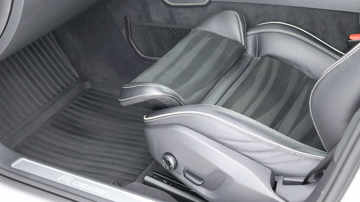 Volvo S90 D4 R-Design Auto (Winter Pack, Rear Camera, Heated Seats, Pilot Assist)