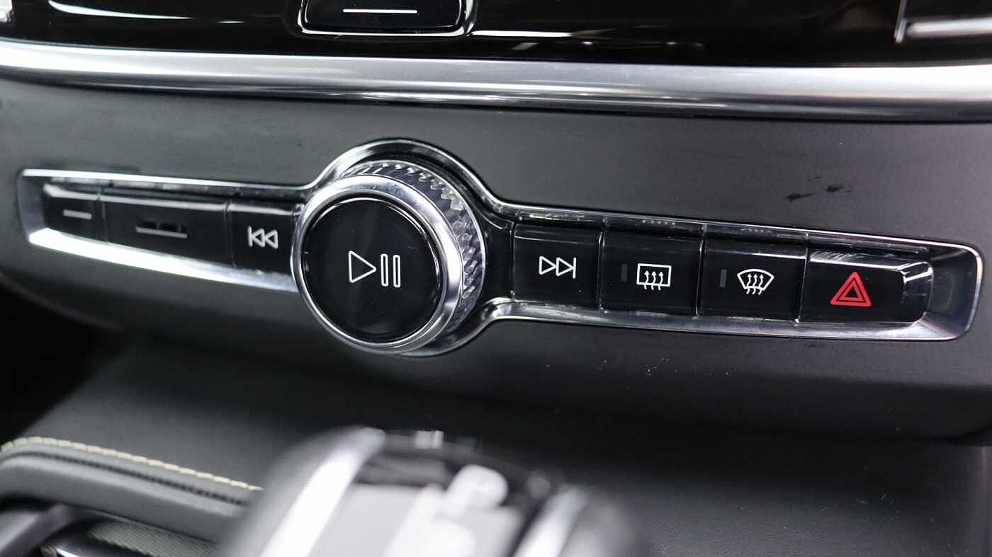 Volvo S90 D4 R-Design Auto (Winter Pack, Rear Camera, Heated Seats, Pilot Assist)