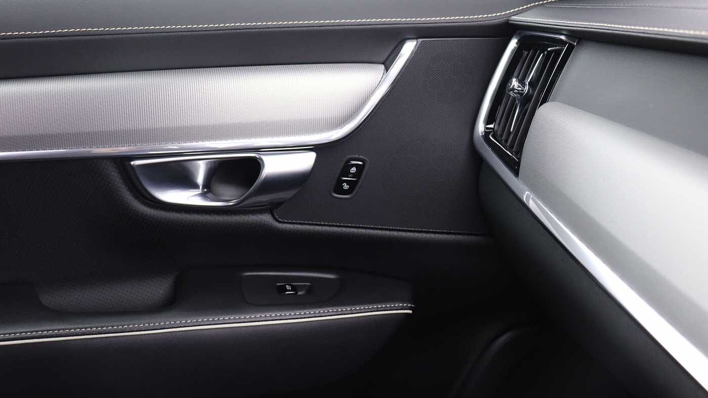 Volvo S90 D4 R-Design Auto (Winter Pack, Rear Camera, Heated Seats, Pilot Assist)