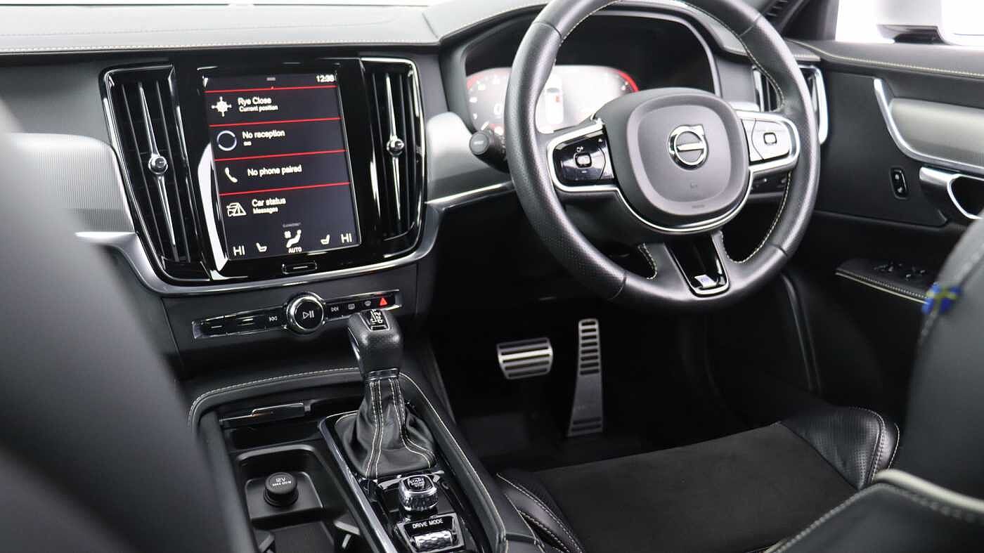 Volvo S90 D4 R-Design Auto (Winter Pack, Rear Camera, Heated Seats, Pilot Assist)