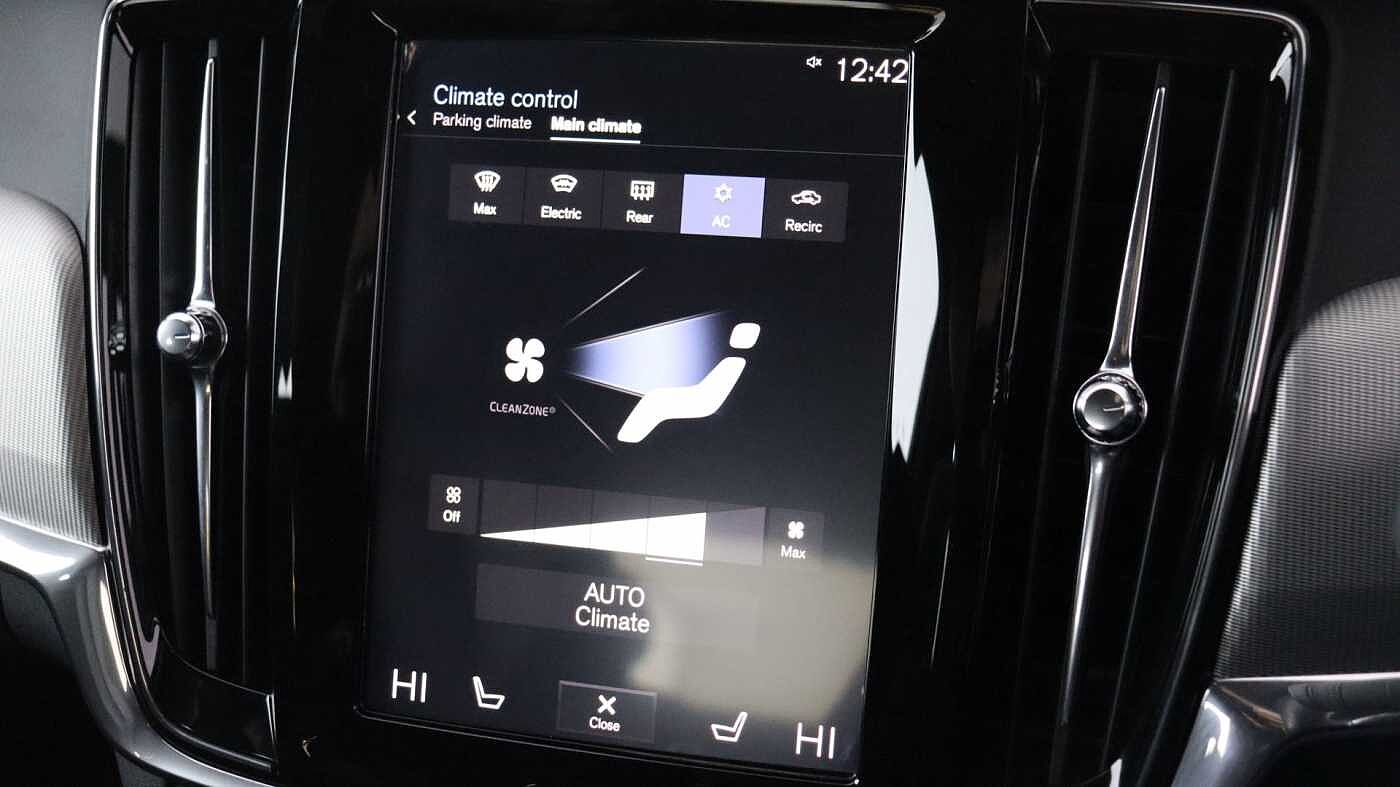 Volvo S90 D4 R-Design Auto (Winter Pack, Rear Camera, Heated Seats, Pilot Assist)