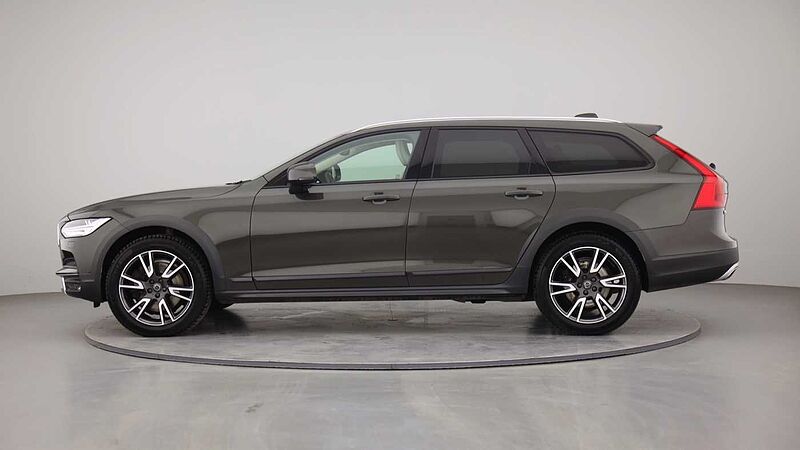 Volvo V90 Cross Country D5 AWD Plus Auto (Heated Blond Seats, Family Pack)