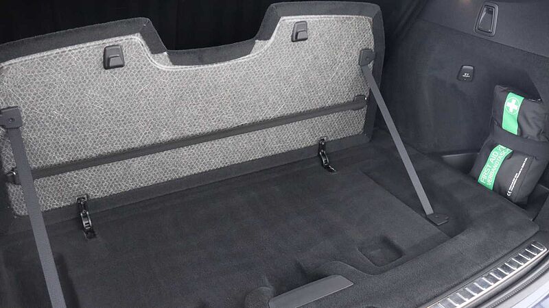 Volvo XC90 T8 PHEV AWD Ultra Dark (Seat Massage, 22' Alloys, Sunroof, Pilot Assist)