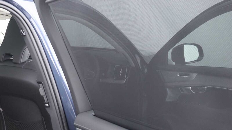 Volvo XC90 T8 PHEV AWD Ultra Dark (Seat Massage, 22' Alloys, Sunroof, Pilot Assist)