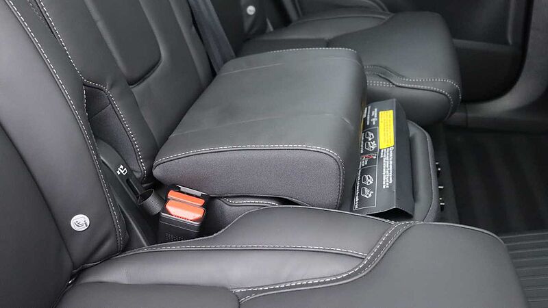 Volvo XC90 T8 PHEV AWD Ultra Dark (Seat Massage, 22' Alloys, Sunroof, Pilot Assist)