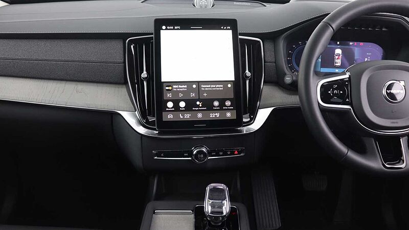 Volvo XC90 T8 PHEV AWD Ultra Dark (Seat Massage, 22' Alloys, Sunroof, Pilot Assist)