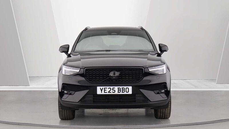 Volvo XC40 B4 (P) Black Edition Ultra (Sunroof, Pilot Assist, 20' Alloys, BLIS)