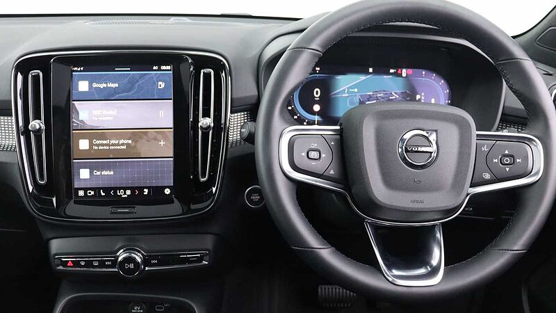 Volvo XC40 B4 (P) Black Edition Ultra (Sunroof, Pilot Assist, 20' Alloys, BLIS)