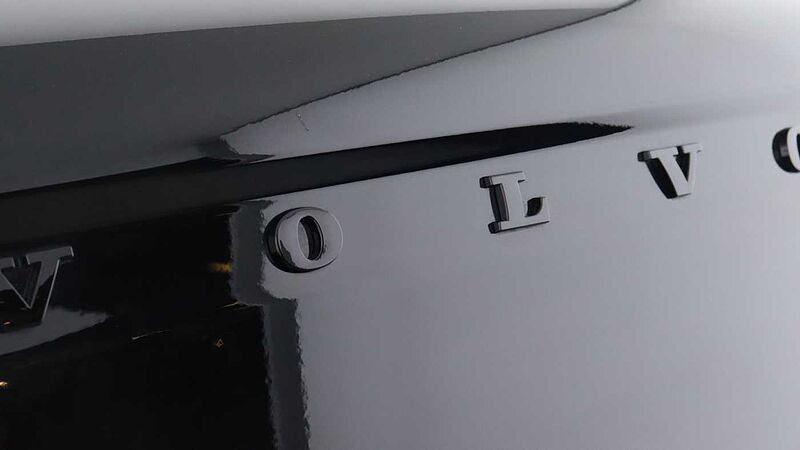 Volvo XC40 B4 (P) Black Edition Ultra (Sunroof, Pilot Assist, 20' Alloys, BLIS)