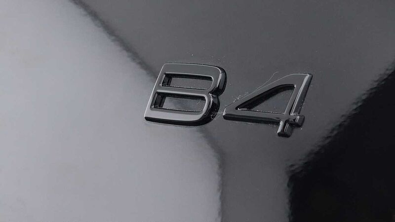 Volvo XC40 B4 (P) Black Edition Ultra (Sunroof, Pilot Assist, 20' Alloys, BLIS)