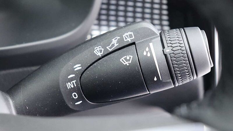 Volvo XC40 B4 (P) Black Edition Ultra (Sunroof, Pilot Assist, 20' Alloys, BLIS)