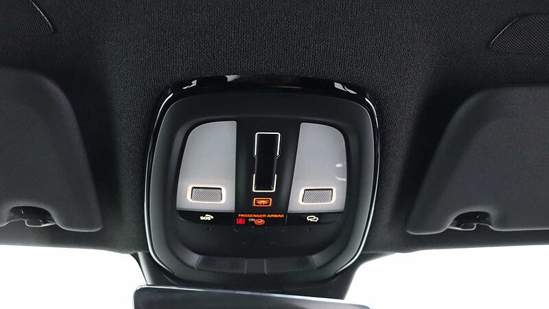 Volvo XC40 B4 (P) Black Edition Ultra (Sunroof, Pilot Assist, 20' Alloys, BLIS)