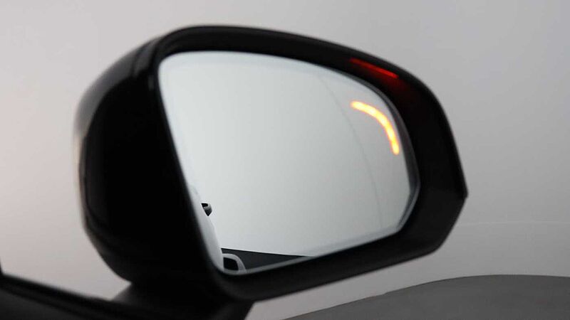 Volvo XC40 B4 (P) Black Edition Ultra (Sunroof, Pilot Assist, 20' Alloys, BLIS)