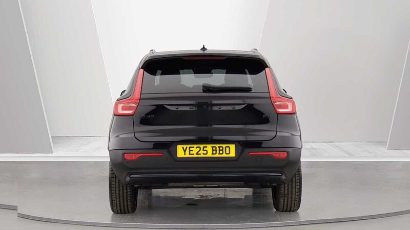 Volvo XC40 B4 (P) Black Edition Ultra (Sunroof, Pilot Assist, 20' Alloys, BLIS)