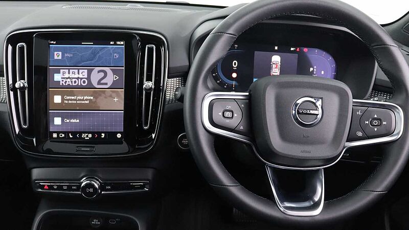 Volvo XC40 B3 (P) Black Edition Ultra (Sunroof, Pilot Assist, BLIS, Heated Seats)