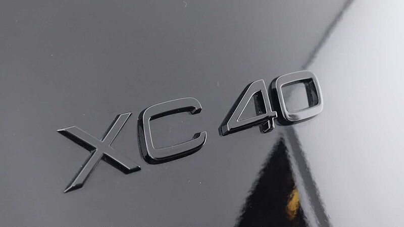 Volvo XC40 B3 (P) Black Edition Ultra (Sunroof, Pilot Assist, BLIS, Heated Seats)
