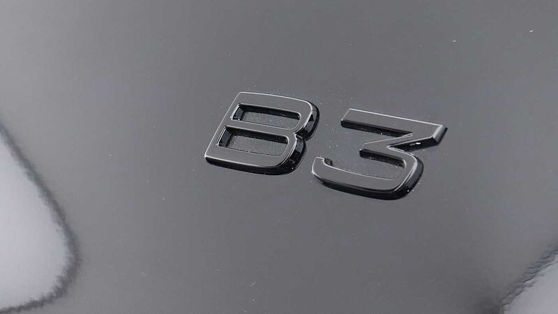 Volvo XC40 B3 (P) Black Edition Ultra (Sunroof, Pilot Assist, BLIS, Heated Seats)