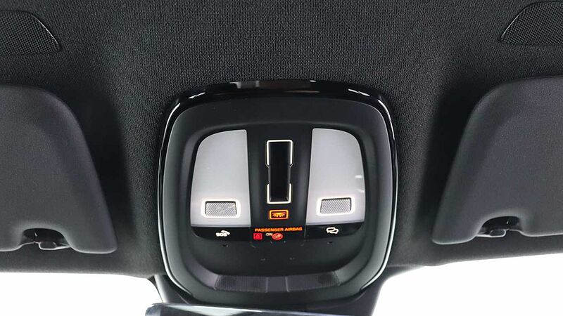 Volvo XC40 B3 (P) Black Edition Ultra (Sunroof, Pilot Assist, BLIS, Heated Seats)