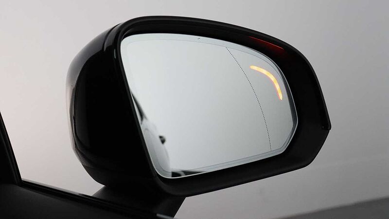 Volvo XC40 B3 (P) Black Edition Ultra (Sunroof, Pilot Assist, BLIS, Heated Seats)