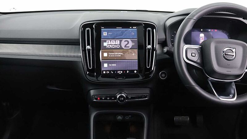 Volvo XC40 B3 (P) Black Edition Ultra (Sunroof, Pilot Assist, BLIS, Heated Seats)
