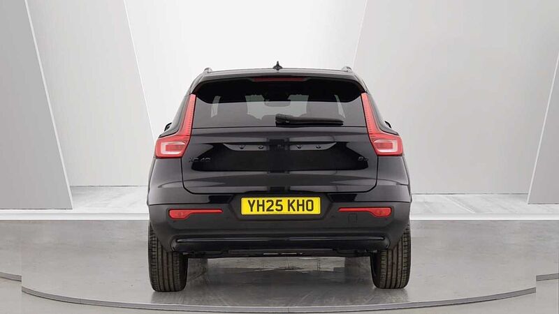 Volvo XC40 B3 (P) Black Edition Ultra (Sunroof, Pilot Assist, BLIS, Heated Seats)